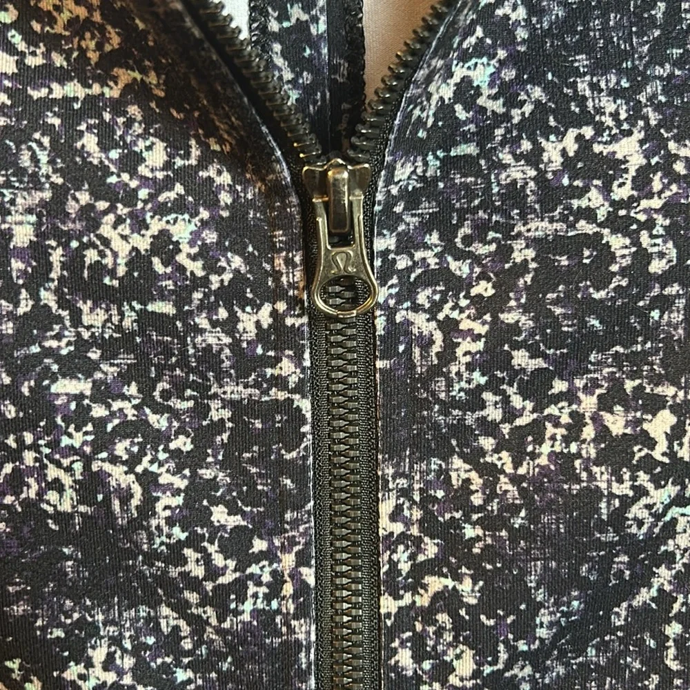 Lululemon Define Jacket - Picture 3 of 6